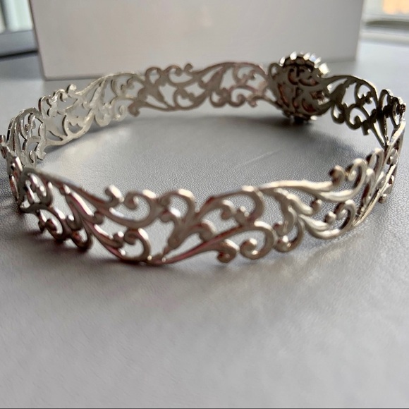 Crystal filigree bangle bracelet - Picture 3 of 6